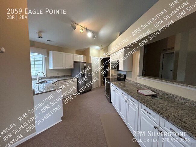 Building Photo - Spacious 2-bedroom