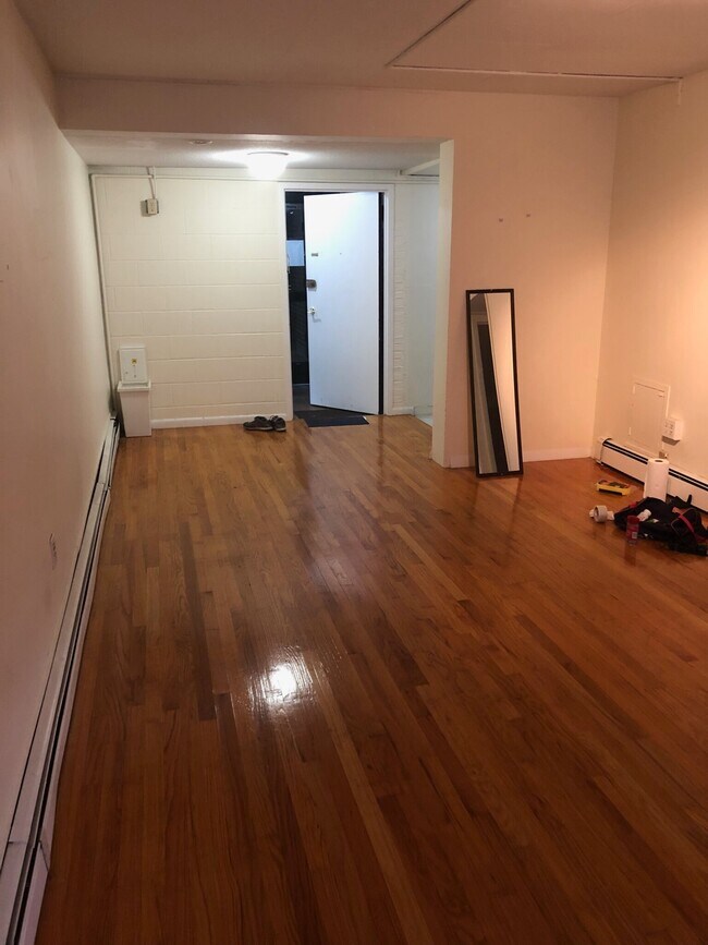 Foto del edificio - 102 Trowbridge St