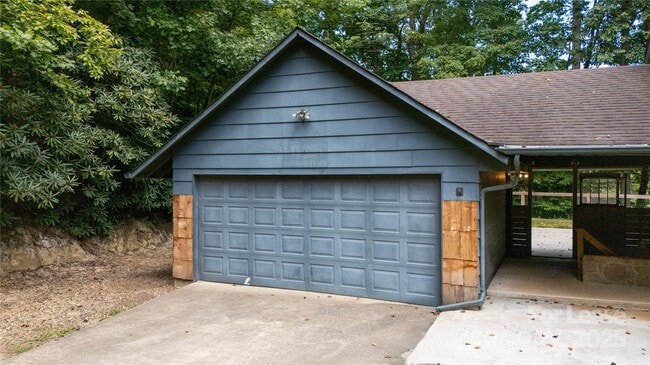 Building Photo - 2038 Toms Creek Rd