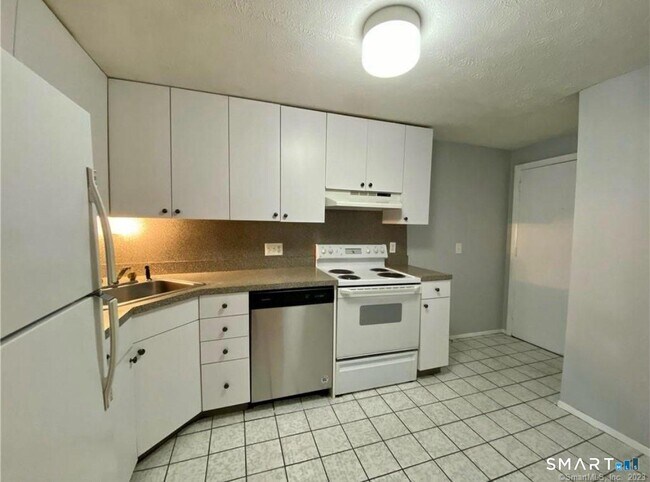 Foto del edificio - 165 Towne House Rd