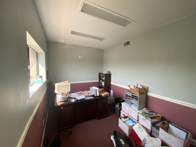 Building Photo - 1038 N Maclay Ave