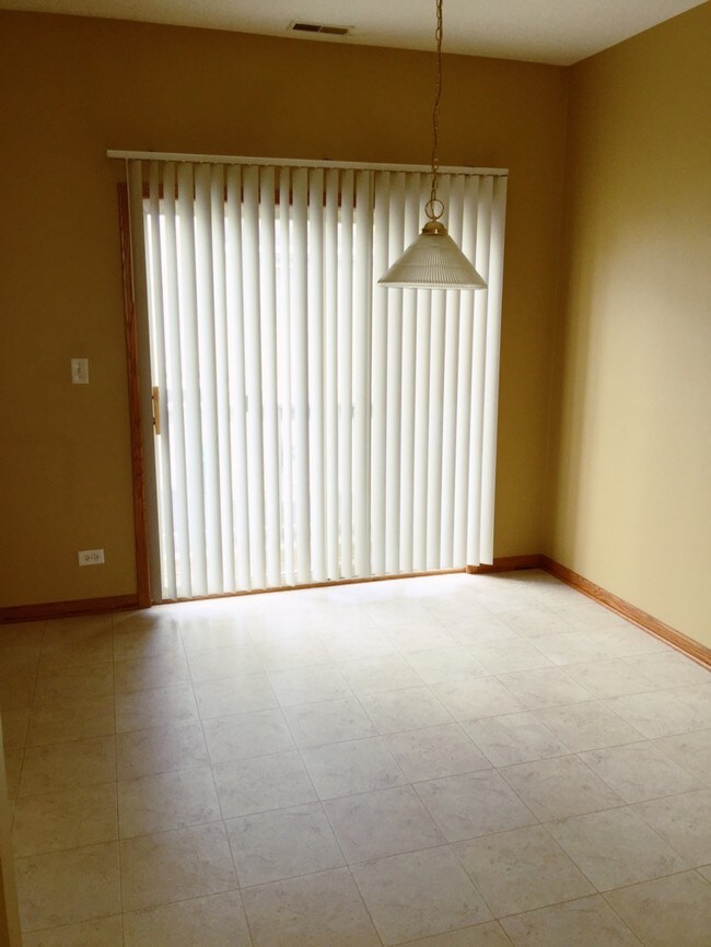 Foto del edificio - 1746 Fieldstone Dr N