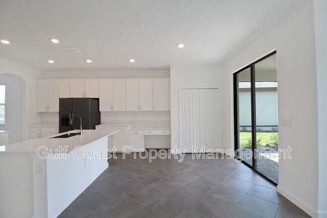 Foto del edificio - 15238 Serene Shores Loop