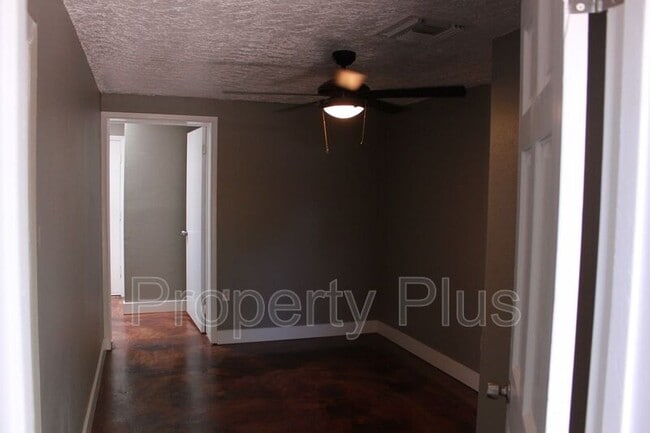 Photo - 1228 S McKemy St House