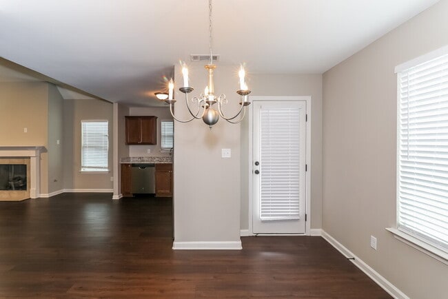 Building Photo - 6164 Humphreys Dr