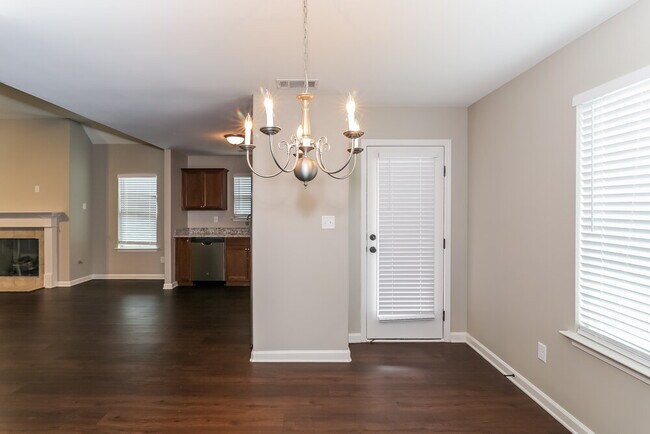 Foto del edificio - 6164 Humphreys Dr