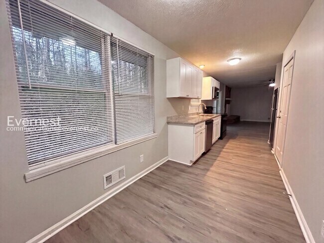 Foto del edificio - 4365 Stonewall Tell Rd