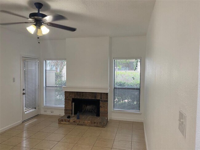 Building Photo - 10051 Westpark Dr