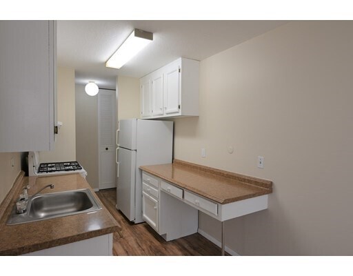 Foto del edificio - 70 Shrewsbury Green Dr