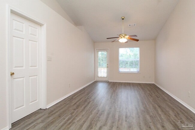 Building Photo - 5600 W Shore Dr