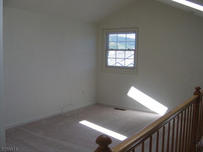 Building Photo - 702 Bryant Dr