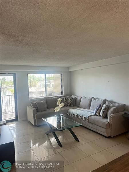 Foto del edificio - 301 Golden Isles Dr