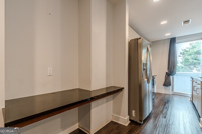 Building Photo - 44 Peachtree Pl NW