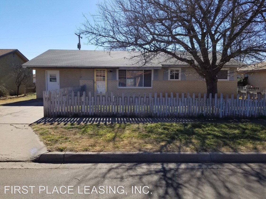 Primary Photo - 3 br, 2 bath House - 509 Circle Dr.