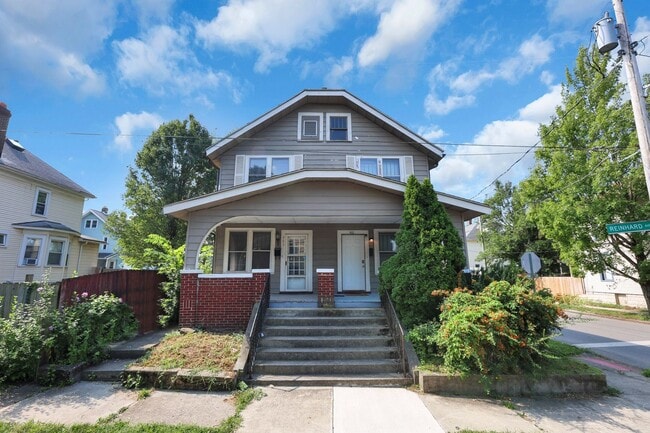 Building Photo - 461-463-463 Reinhard Ave