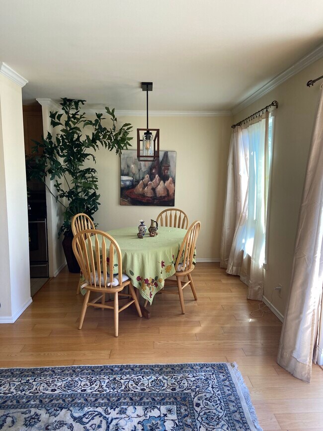 Dining Room - 932 Peninsula Ave