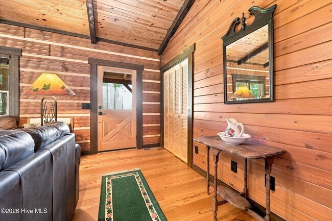 Foto del edificio - 5103 Hillmon Grove Rd