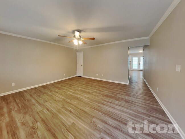 Foto del edificio - 314 Walnut Crossing Dr