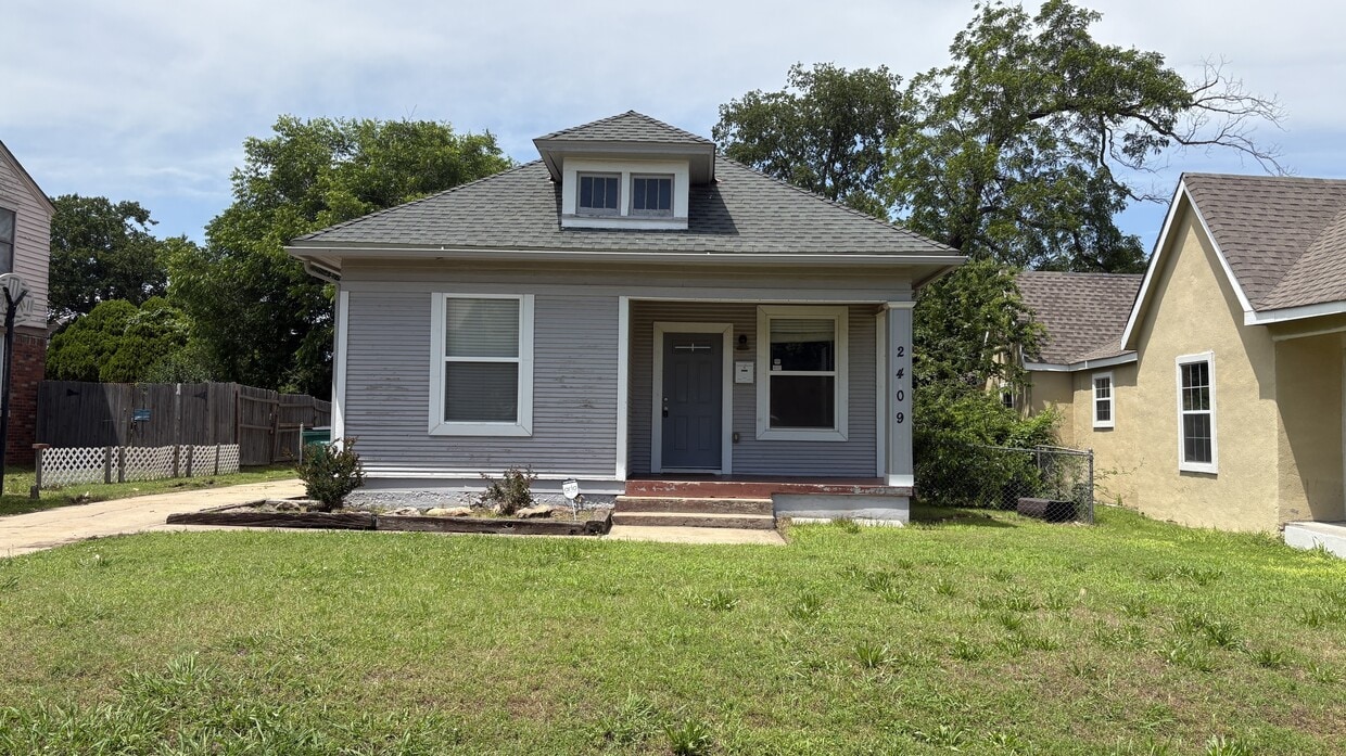 Primary Photo - 2409 NW 18th St