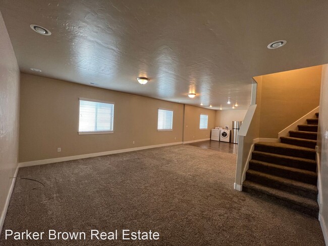 Building Photo - 2 br, 1 bath House - 1615 W Black Gold Dr