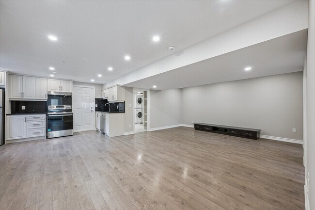 Building Photo - 7485 Hammersley Rd