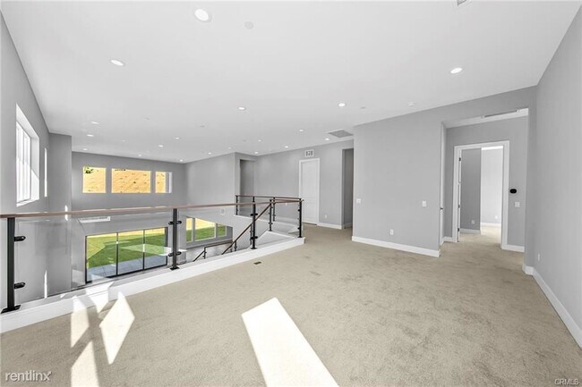 Building Photo - 5 br, 5.5 bath House - 20601 W Hummingbird Ct