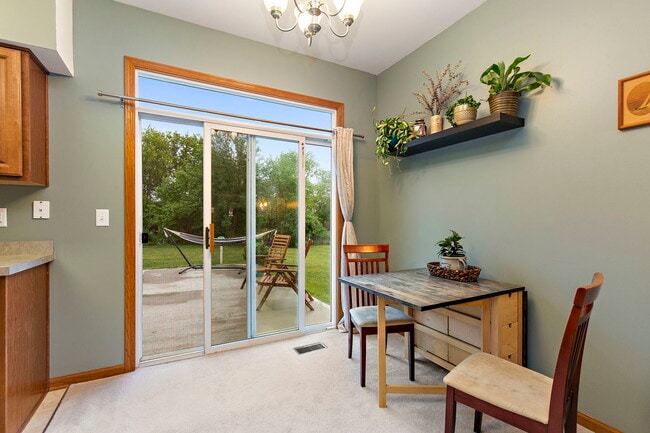 Building Photo - 1661 Cameron Dr