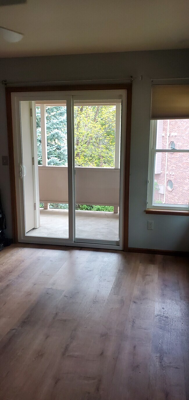 Foto del edificio - 3500 Carlton Ave