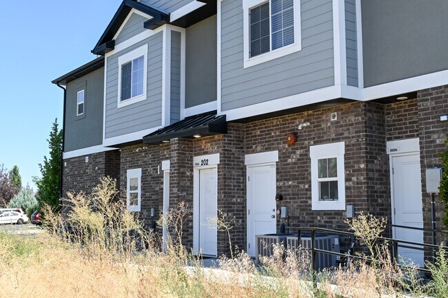 Building Photo - 1593 N 160 W