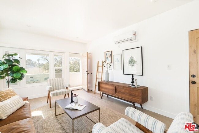 Building Photo - 5847 1/2 Ernest Ave