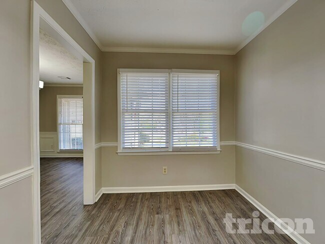 Foto del edificio - 2616 Laurel Woods Ln SE