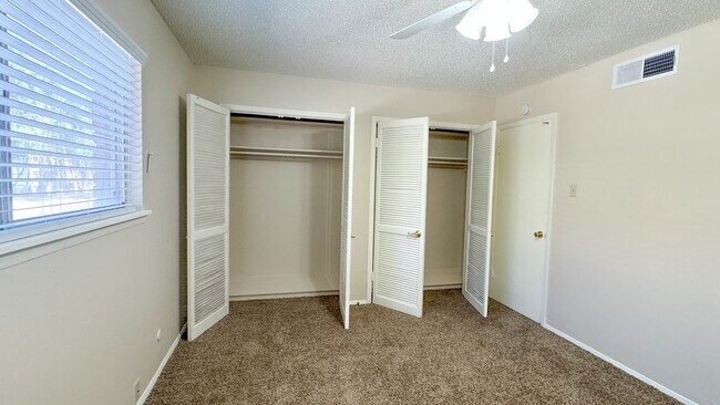 Foto del edificio - Diplomat Apartments