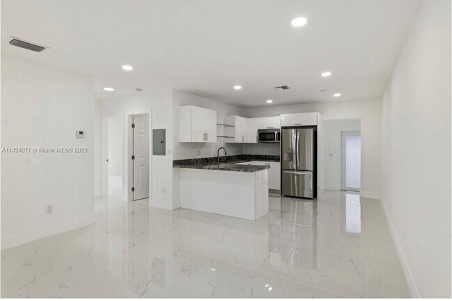 Foto del edificio - 2722 SW 5th St