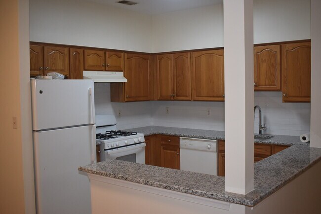 Foto del edificio - 815 Dominick Ct