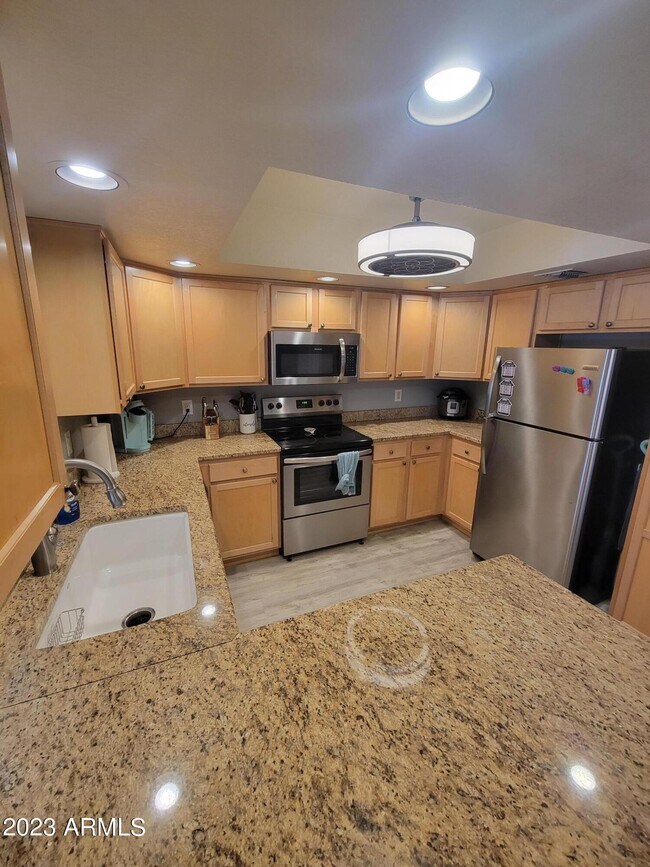 Foto del edificio - 12222 S PARADISE VILLAGE Pky