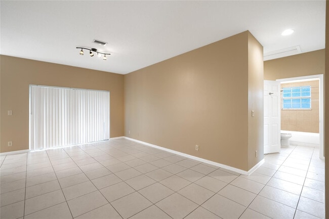 Building Photo - 1241 NW 27th Ave