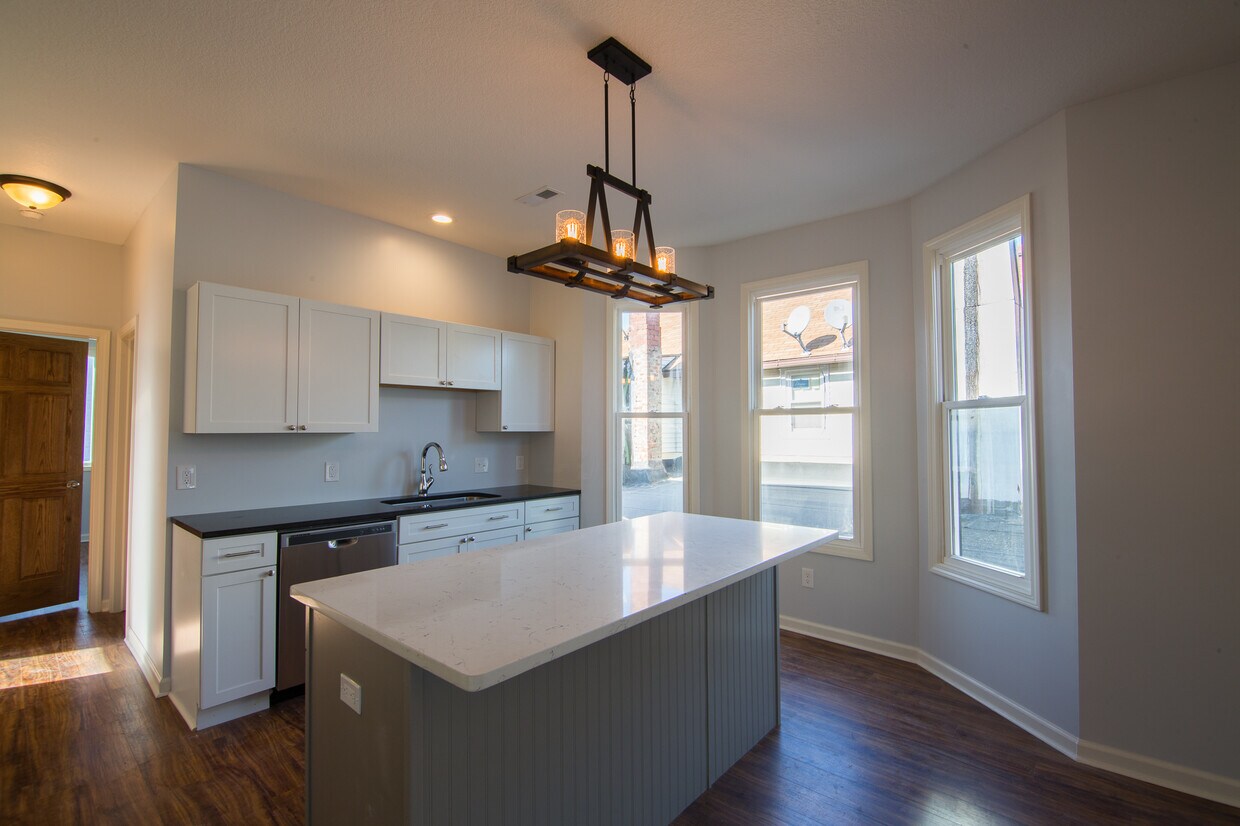 Foto principal - 1524 N Harrison St