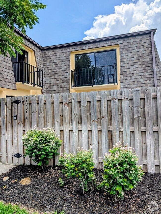 Building Photo - 5572 Malt Dr