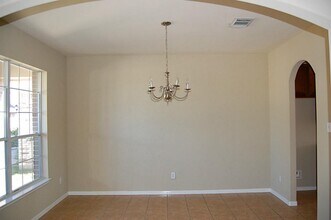 Building Photo - 5711 Coyote Call Ct