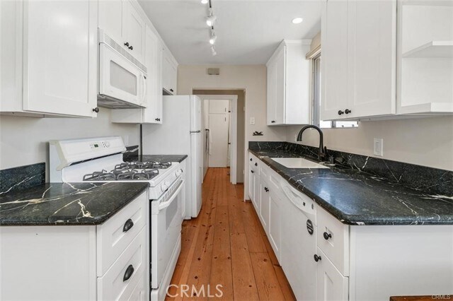 Building Photo - 265 Monterey Dr