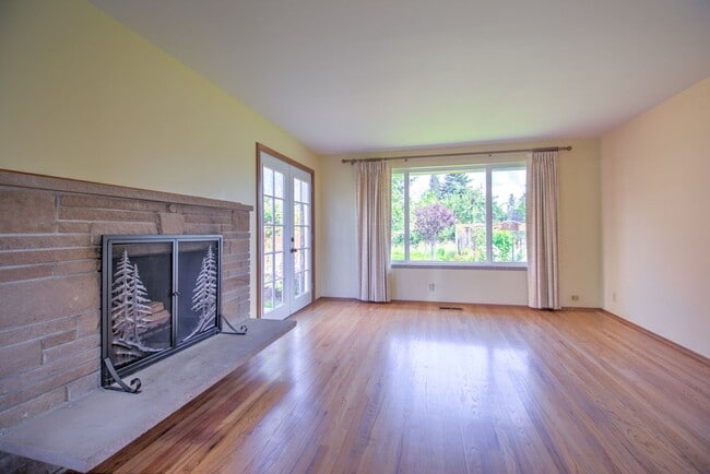 Building Photo - West Olympia 2bd 1 bath Cottage Rambler with Garden Space