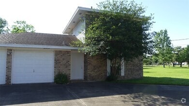 Building Photo - 15606 Santa Fe Dr
