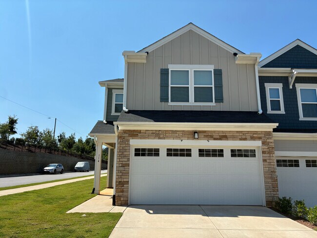 Building Photo - Room in Townhome on Golden Gate Ln