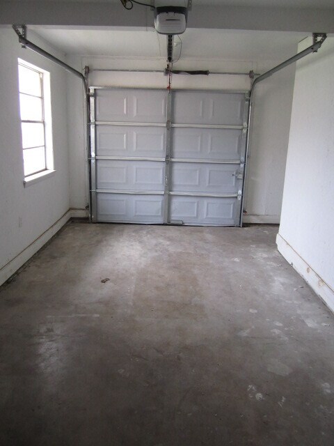 Foto del edificio - 4029 N Nicklas Ave
