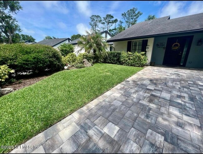 Building Photo - 184 Bermuda Ct