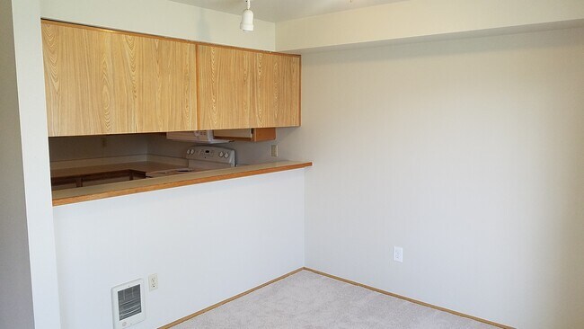 Amesbury Court Apartments Seattle Wa Apartments Com