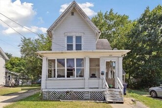 Building Photo - 424 N Pearl St