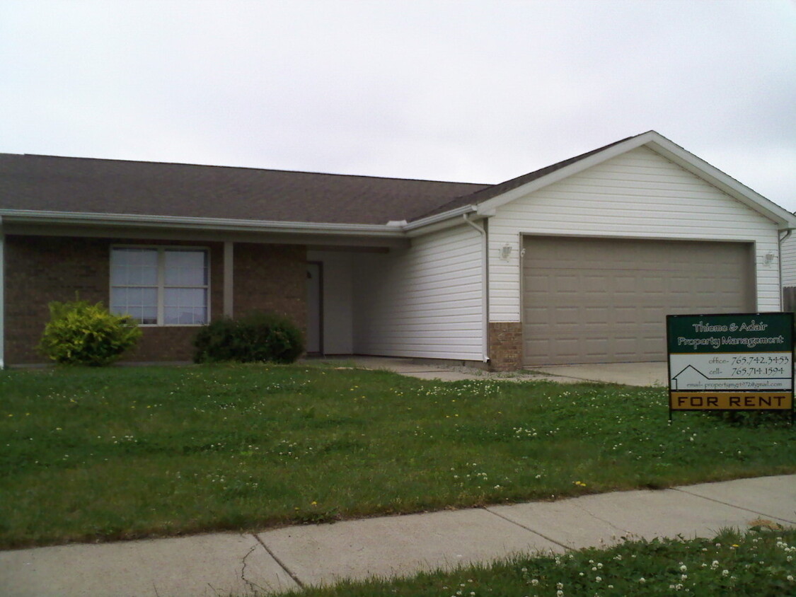 Primary Photo - 3 Bedroom, 2 Bath, 2 Car Attached Garage!