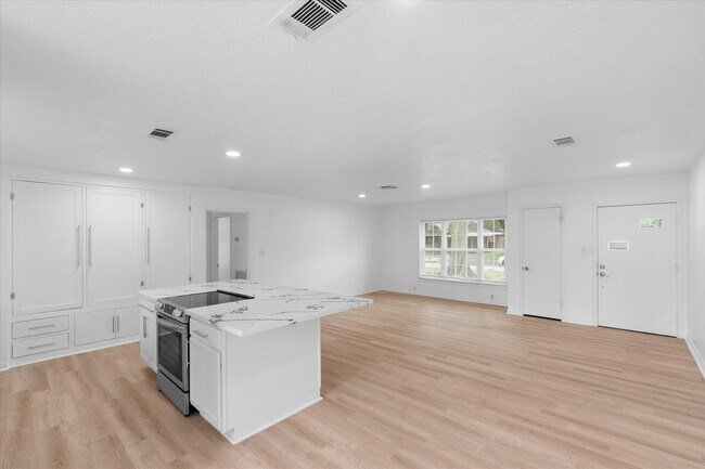 Foto del edificio - 2214 Ansbury Dr