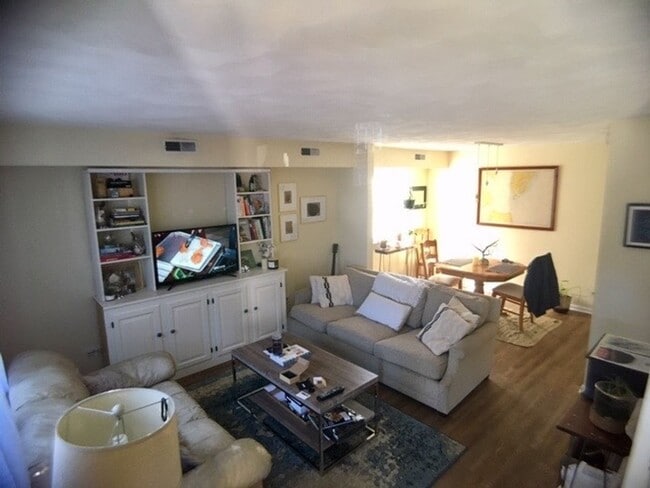 Building Photo - 56th Street Duplex